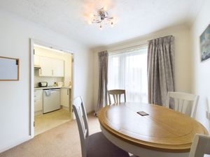 DINING AREA- click for photo gallery